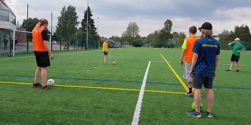 Teollisuuden Vesi sponsoroi Mäntsälän Futsal-edustusjoukkuetta